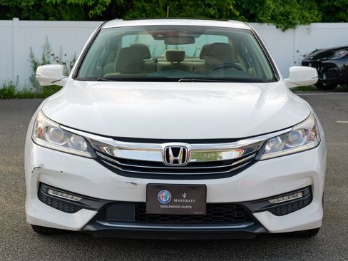Used 2016 Honda Accord EX image 2