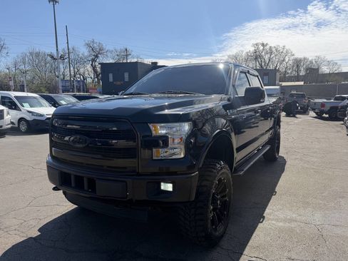 Used 2016 Ford F150 XLT w/ Equipment Group 302A Luxury image 4