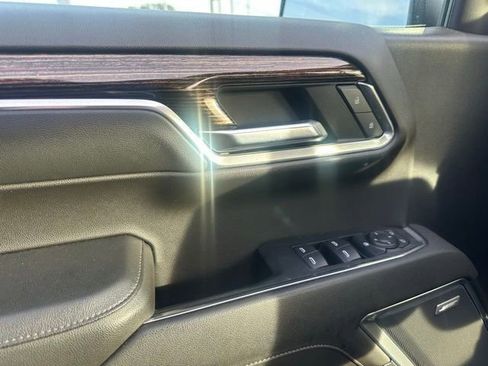 Used 2022 GMC Sierra 1500 Elevation w/ Elevation Premium Package image 8