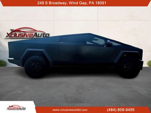 Used 2024 Tesla Cybertruck AWD Crew Cab image 8