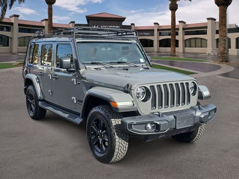 Used 2020 Jeep Wrangler Unlimited Sahara AWD/4WD image 2