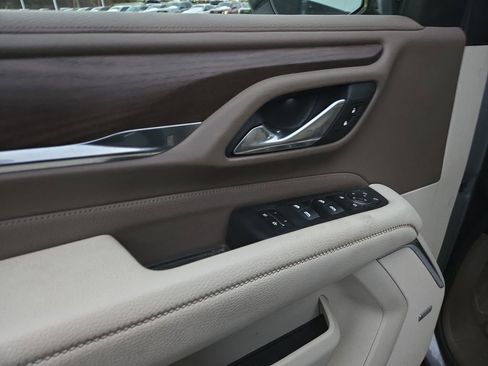 Used 2021 GMC Yukon Denali w/ Denali Premium Package image 10