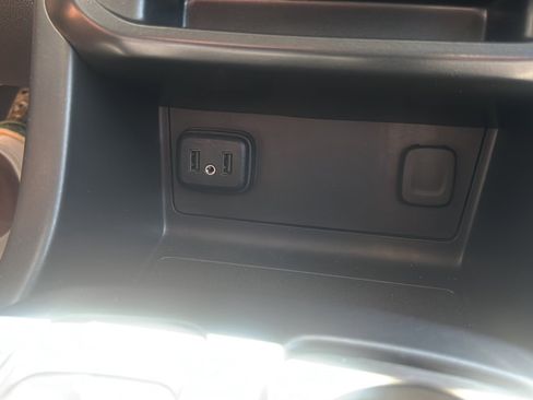Used 2021 Chevrolet Colorado W/T w/ WT Convenience Package RWD image 38