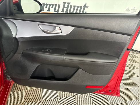 Used 2024 Kia Forte LXS FWD image 29