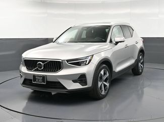 Used 2023 Volvo XC40 B5 Plus w/ Driver Assist Package AWD/4WD video 1