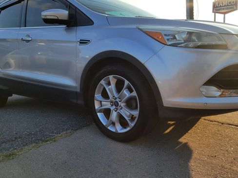 Used 2015 Ford Escape Titanium w/ Equipment Group 301A FWD image 5