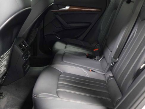 Used 2023 Audi Q5 2.0T Premium w/ Convenience Package AWD/4WD image 31