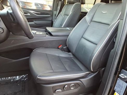 Used 2023 Cadillac Escalade ESV Sport w/ LPO, ONYX Package image 5