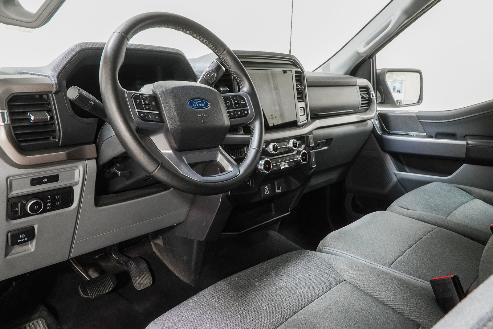 Used 2025 Ford F150 XLT w/ Equipment Group 301A Standard AWD/4WD image 20