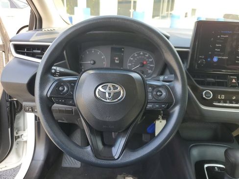 Used 2023 Toyota Corolla LE FWD image 27