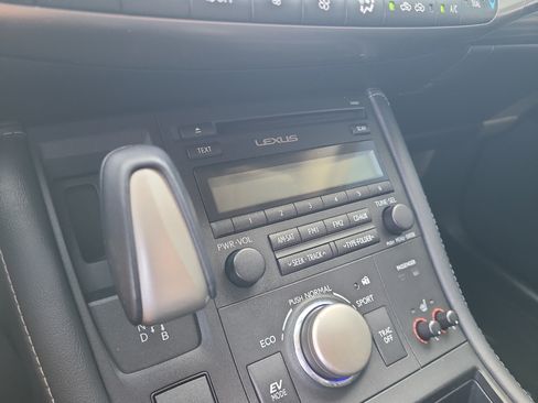 Used 2017 Lexus CT 200h w/ Seat Comfort Package FWD image 22