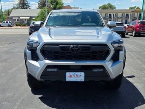 Used 2025 Toyota Tacoma TRD Off-Road AWD/4WD image 2