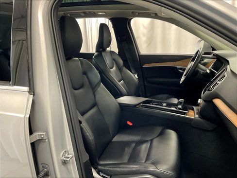 Used 2023 Volvo XC90 B6 Plus w/ Protection Package image 11