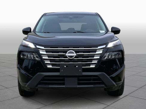 Used 2024 Nissan Rogue SV image 4