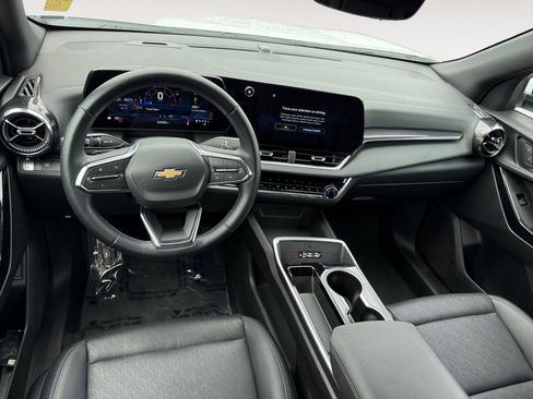 Used 2025 Chevrolet Equinox LT w/ Convenience Package II FWD image 15