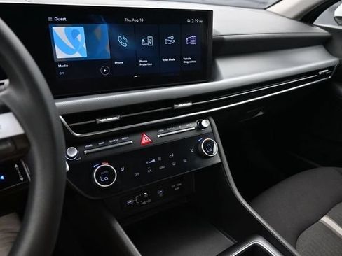 Used 2025 Hyundai Sonata SEL FWD image 11