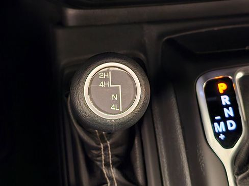 Used 2021 Jeep Wrangler Unlimited Sahara w/ Uconnect 4C Nav & Sound Group AWD/4WD image 18
