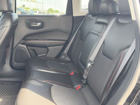 Used 2018 Jeep Compass Trailhawk w/ Cold Weather Group AWD/4WD image 28