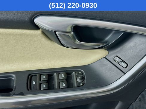 Used 2018 Volvo V60 T5 Dynamic w/ Vision Package image 22