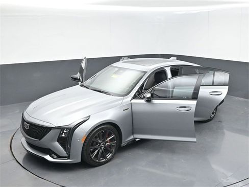 Used 2025 Cadillac CT5 V image 54