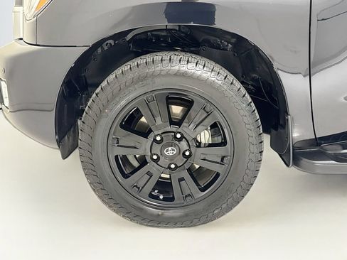 Used 2018 Toyota Sequoia TRD Sport AWD/4WD image 33