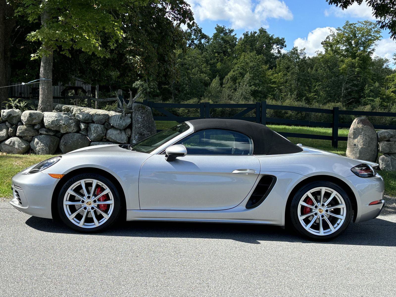 Used 2022 Porsche 718 Boxster S RWD image 19