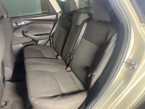 Used 2015 Ford Focus SE w/ SE Sport Package FWD image 13