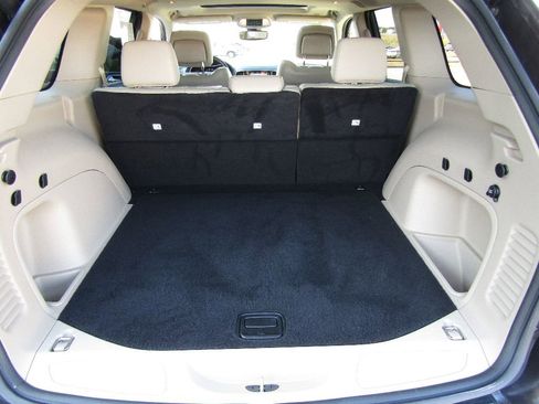 Used 2021 Jeep Grand Cherokee Limited w/ Trailer Tow Group IV image 16