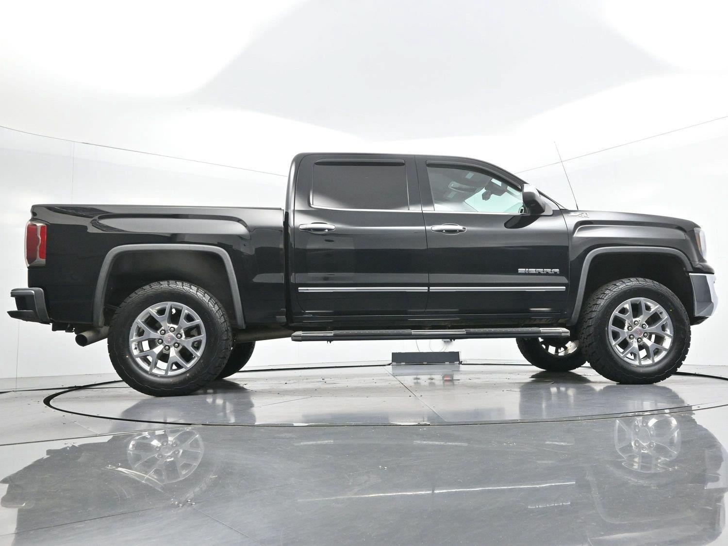 Used 2017 GMC Sierra 1500 SLT w/ Enhanced Driver Alert Package AWD/4WD image 48