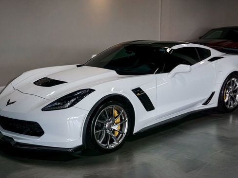 Used 2019 Chevrolet Corvette Z06 image 5