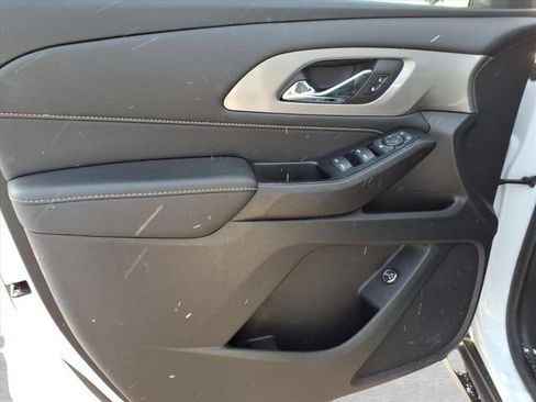 Used 2023 Chevrolet Traverse LT image 14