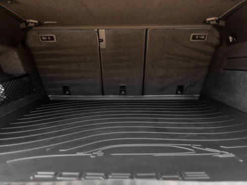 Certified 2025 Porsche Cayenne S AWD/4WD image 38