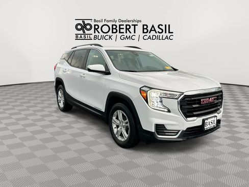 Used 2023 GMC Terrain SLE w/ Driver Convenience Package AWD/4WD image 2
