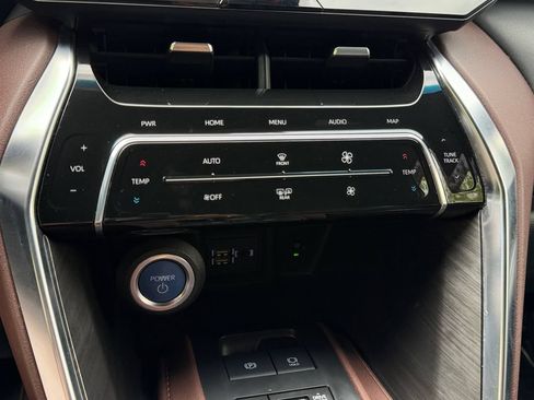 Used 2021 Toyota Venza Limited w/ Advanced Technology Package AWD/4WD image 23