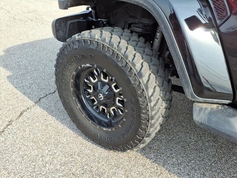 Used 2025 Jeep Wrangler Sahara w/ Safety Group image 9