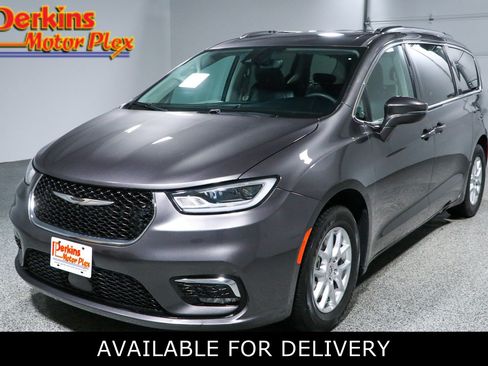 Used 2022 Chrysler Pacifica Touring-L FWD image 1