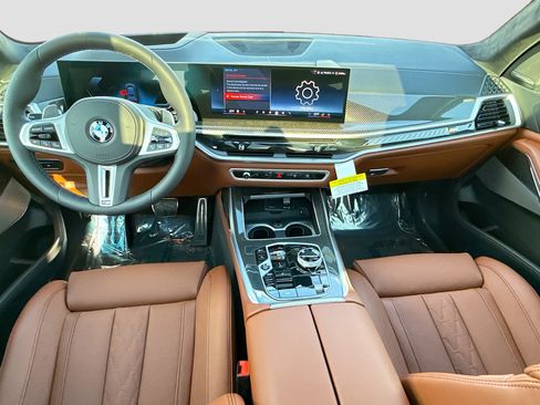 New 2026 BMW X7 M60i image 17