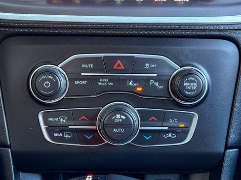 Used 2022 Dodge Charger R/T w/ Plus Group RWD image 33
