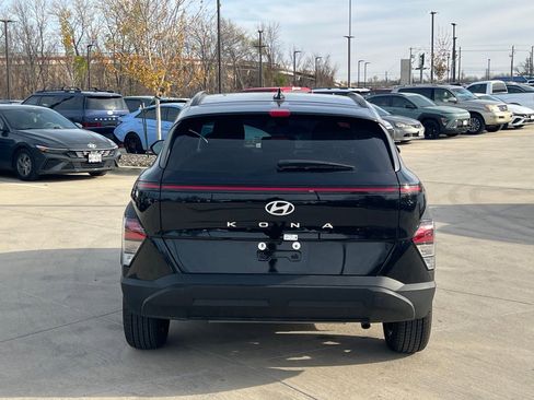 Used 2025 Hyundai Kona SEL image 11