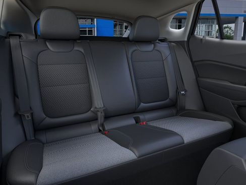 New 2026 Chevrolet Trax LT w/ LT Convenience Package FWD image 17