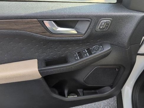 Used 2020 Ford Escape Titanium image 20