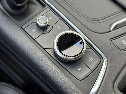 New 2025 Cadillac XT6 Luxury image 27