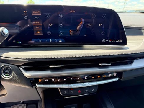 Used 2024 Cadillac XT4 Premium Luxury w/ Active Safety Package AWD/4WD image 18