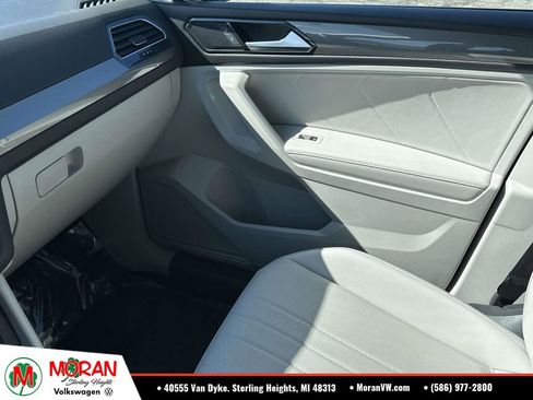 Certified 2023 Volkswagen Tiguan SE w/ Panoramic Sunroof Package AWD/4WD image 34