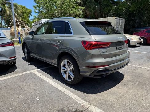 Used 2020 Audi Q3 2.0T Premium w/ Convenience Package AWD/4WD image 4