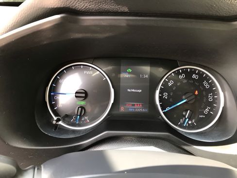 Certified 2021 Toyota RAV4 XLE Premium AWD/4WD image 22