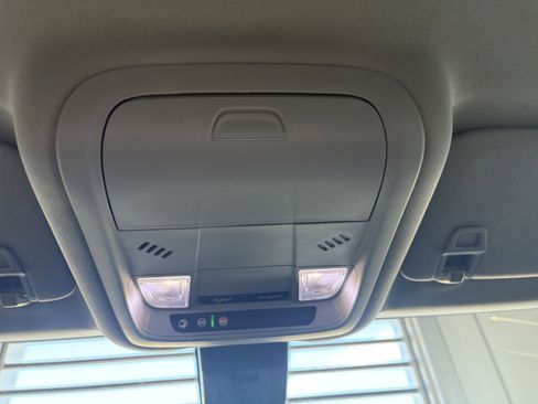 Used 2020 Chevrolet Equinox LT image 19