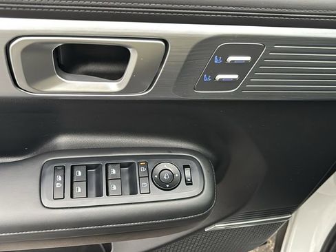 Used 2025 Hyundai Santa Fe Limited image 14