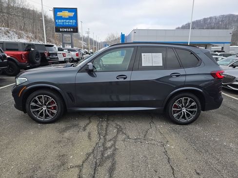 Used 2022 BMW X5 M50i w/ Executive Package image 2