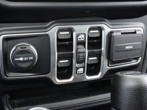 Used 2023 Jeep Gladiator Sport image 24